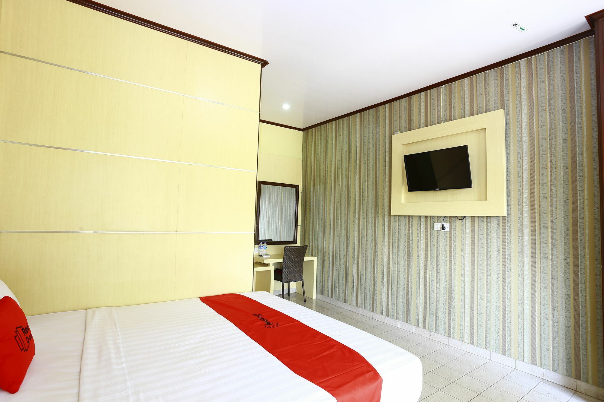 Hotel Reddoorz Near Prawirotaman 2 Yogyakarta Esterno foto